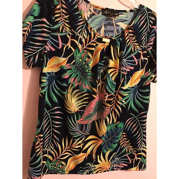 ❤️80 Place multi color floral blouse size large - Picture 2 of 6